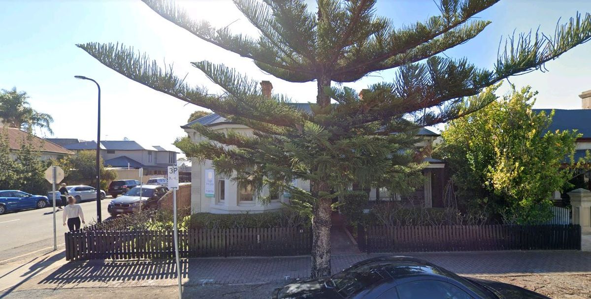 Frontage of Straight Smile Centre - Glenelg